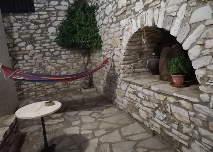 με θέα το χωριό & το όρος ζευς!