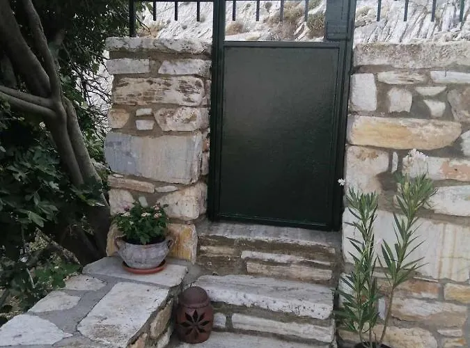 με θέα το χωριό & το όρος ζευς! * Apérathos