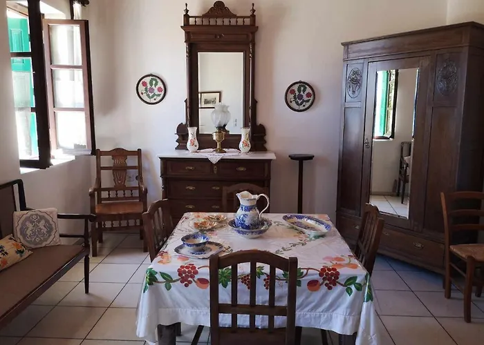 με θέα το χωριό & το όρος ζευς! * Apérathos