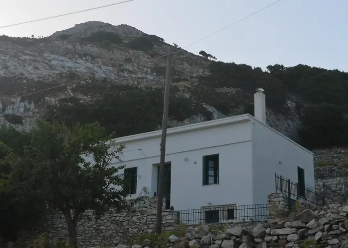 με θέα το χωριό & το όρος ζευς! דירה Apérathos