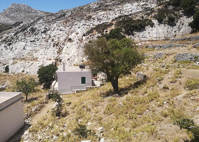 με θέα το χωριό & το όρος ζευς!