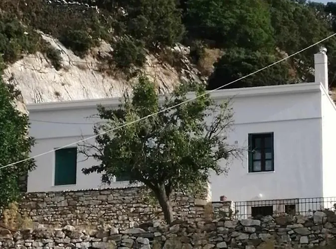 דירה με θέα το χωριό & το όρος ζευς! Apérathos